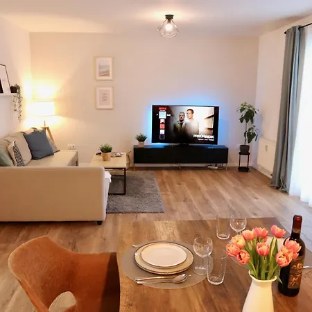 Geraeumiges 2r City-apartment Uninaehe Mit Tv Streaming, Terrasse * Magdeburg