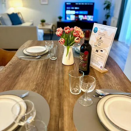 Apartment Geraeumiges 2r City-apartment Uninaehe Mit Tv Streaming, Terrasse *