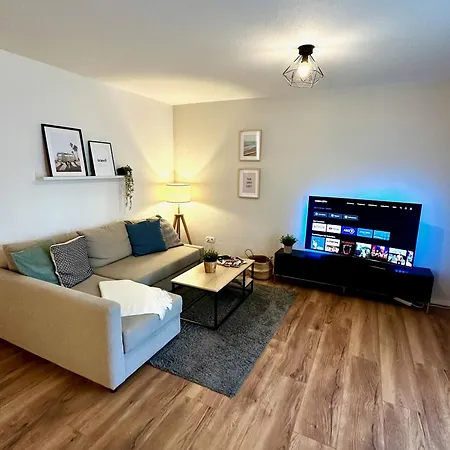 Apartment Geraeumiges 2r City-apartment Uninaehe Mit Tv Streaming, Terrasse Magdeburg
