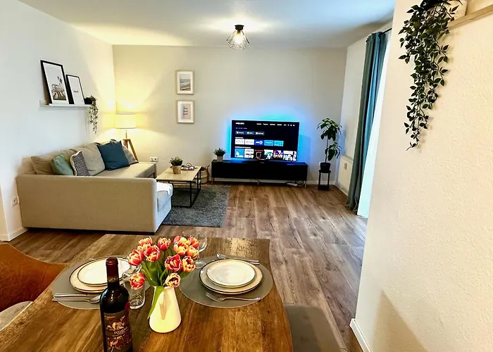 Geraeumiges 2r City-apartment Uninaehe Mit Tv Streaming, Terrasse Daire