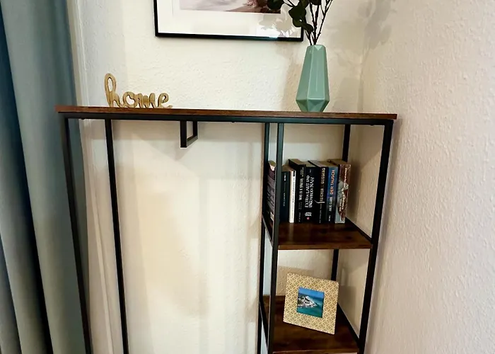 Geraeumiges 2r City-apartment Uninaehe Mit Tv Streaming, Terrasse Daire